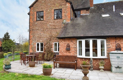Tenbury Wells Cottage | Adorned with beams throughout.