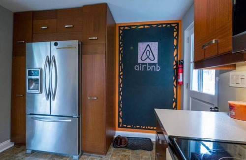 Berwyn House | Adventure Doggie's K9 Cottage @ Berwyn MainLine - No Pet Fees