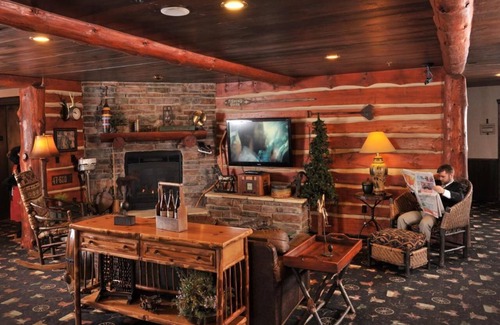 St. Joseph Hotel | Adventurous Suites, Bar & Shuttle to Rocrans Airport Nearby | 2 Units