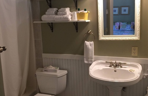 East Dorset Hotel | Aerie Inn of Vermont