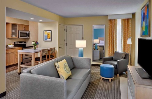 Blue Ash Apartment | Affordability Meets Comfort! Pets Are Welcome, Free Breakfast!