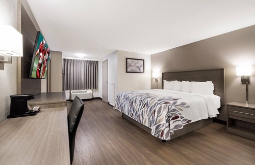 Weedsport House | Affordable Comfort in Weedsport! Pets Allowed, FREE Parking and Breakfast