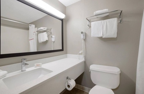 Weedsport House | Affordable Comfort in Weedsport! Pets Allowed, FREE Parking and Breakfast