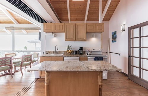 Opihihale Apartment | Affordable Luxury, Fantastic Unobstructed Ocean View with Pool by RedAwning