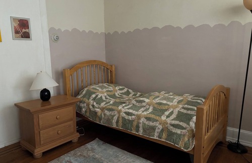 Upper Darby House | affordable nice room in the house on the superb of Philadelphia