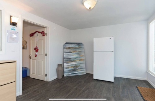 Des Moines House | Affortable 2 Bedrooms, Pet Friendly, Near Airport