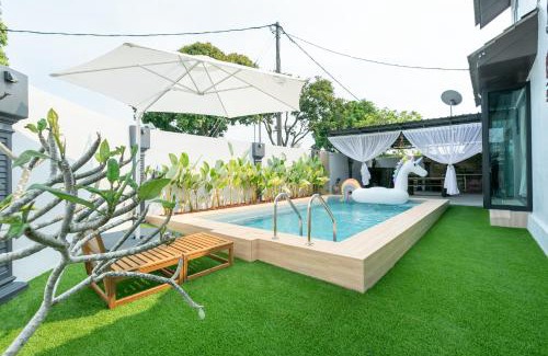 Bandar Indera Mahkota Villa | AFNA Wood House Private Pool Islamic Homestay