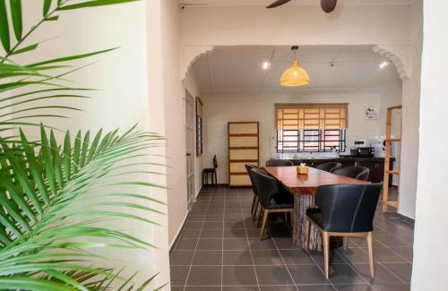 Bandar Indera Mahkota Villa | AFNA Wood House Private Pool Islamic Homestay