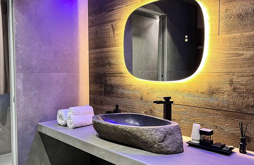 Valtellina House | Agarthi Suites