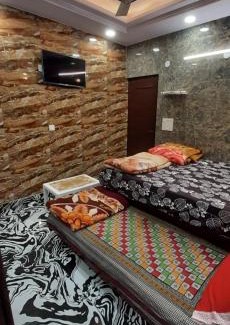 Lajpat Nagar Apartment | Aggarwal independent studio apartments with private washroom and private kitchen with all utensils, fridge, wifi with smart tv, work desk, fully ac as like your own sweet home
