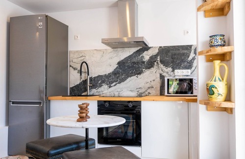 Limni Vouliagmenis Apartment | Agrambeli Apartments at Heraion Lagoon