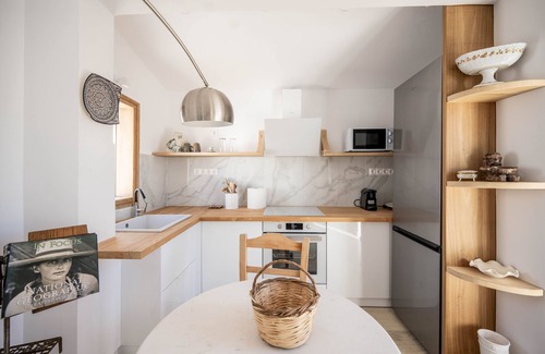 Limni Vouliagmenis Apartment | Agrambeli Apartments at Heraion Lagoon