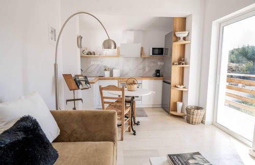 Limni Vouliagmenis Apartment | Agrambeli Apartments at Heraion Lagoon