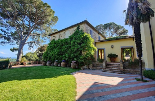 Certaldo Villa | Agriturismo Fattoria Bacio - Villa Bacio