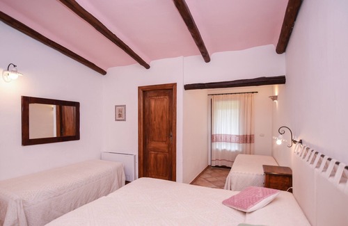 Oliena Hotel | Agriturismo Guthiddai