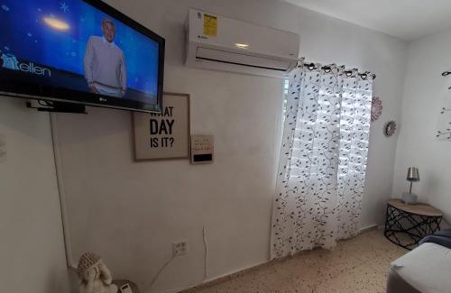 Borinquen Apartment | Aguadilla Surfers Lair apt with AC Wifi 8 minute walk to Crashboat beach