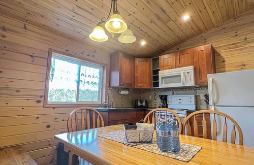 Magnetawan House | Ahmic Lake Resort's Black Bear Cottage