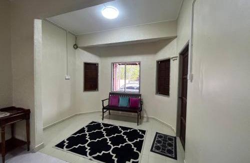 Kampung Jaya House | AHZA MY HOMESTAY KEMAMAN
