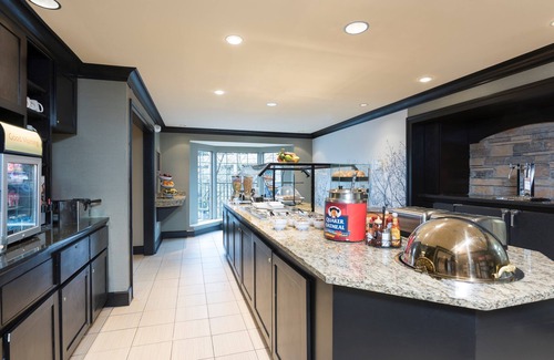 Forestview Apartment | Air-Conditioned King Suite | Complimentary Breakfast