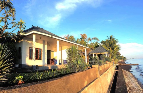 Bukti Villa | Air Sanih Beach Villa 1 Br