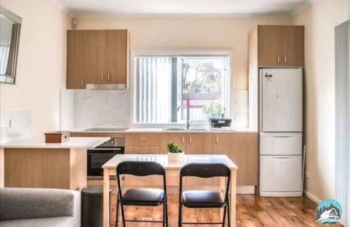 Karraganbah House | Aircabin - Tuggerawong - Lake Front - 9 Beds House