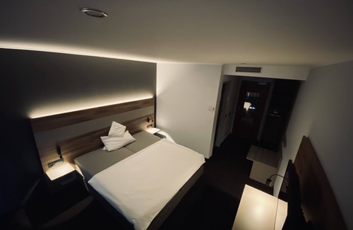 Ahden Hotel | AiREA Hotel