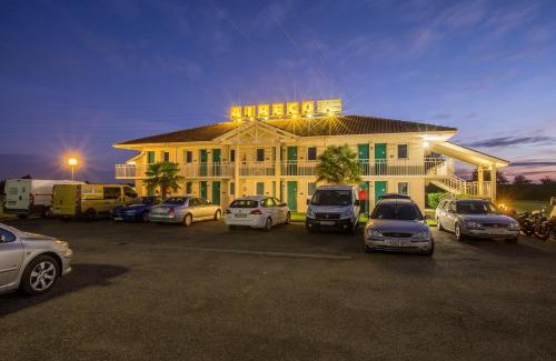 Cazeres-sur-l'Adour Hotel | Aireco