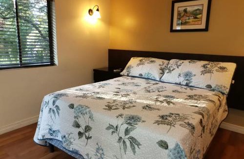 Cacique Bed & Breakfast | Airport Costa Rica B&B