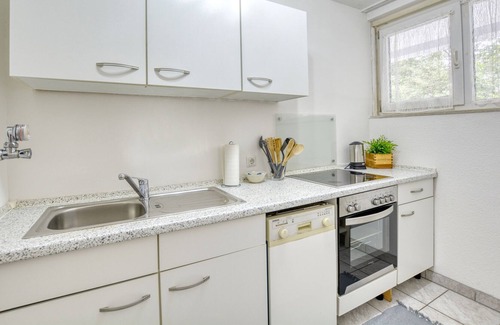 Stuttgart Apartment | Airport/free parking - Modern and luxury apartment