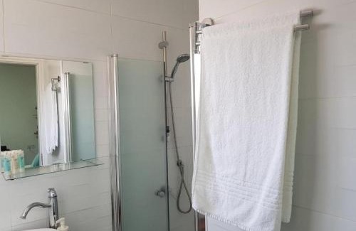 Or Yehuda House | Airport Stay