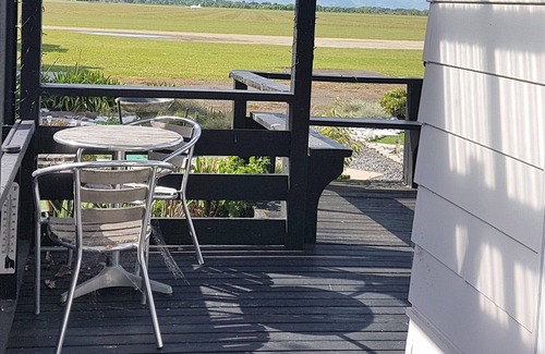 Solway Apartment | "Airside" 2 bed apt, on Hood Aerodrome Masterton perfect for a weekend away