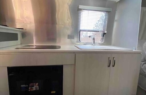 Dunlap Apartment | Airstream - 15 Minutes to Kings Canyon
