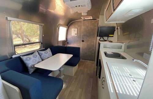 Dunlap Apartment | Airstream - 15 Minutes to Kings Canyon