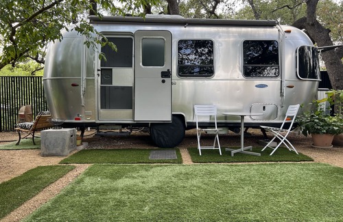 Bouldin House | Airstream Escape + Pool + Fenced Yard