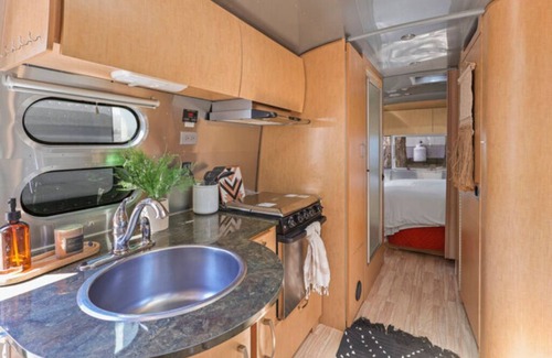 Dunsmuir Apartment | Airstream - (Redbud)