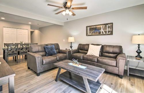 Kimberling City House | Airy Townhome Close to Kayaking and Boating!