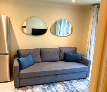 Whittington Apartment | Aisiki Stays Apartments at Colindale, Ground Floor, 2-Bedroom & 1-Bathroom, Pet Friendly, with Free Wi-Fi & Parking Space