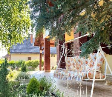 Sarud House | Akácvirág Vendégház