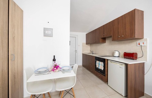 Latsi Apartment | Akamantis - One Bedroom Apartment, Sleeps 2