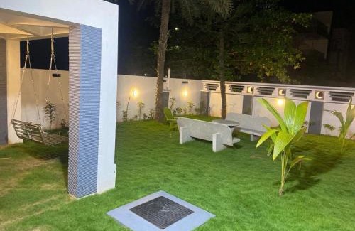 Sadras Villa | Akkarai Beach Luxury Beach Villa