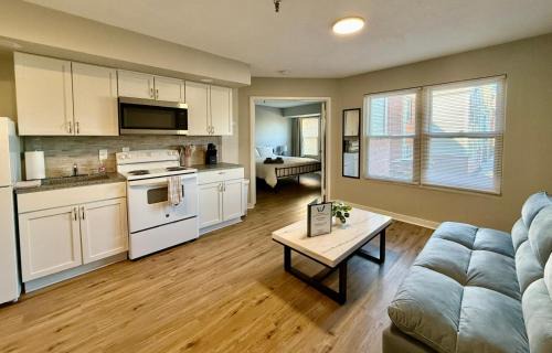 South Central Omaha Apartment | Aksarben View One Bedroom