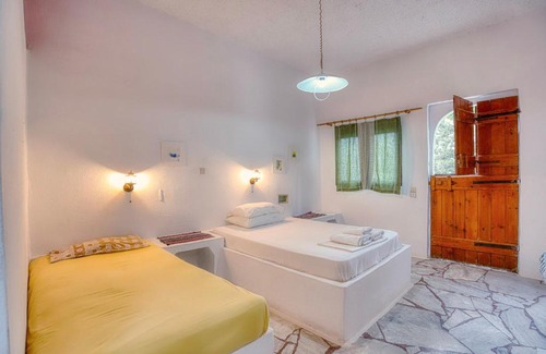Palaiokastro House | AKTI ARGO