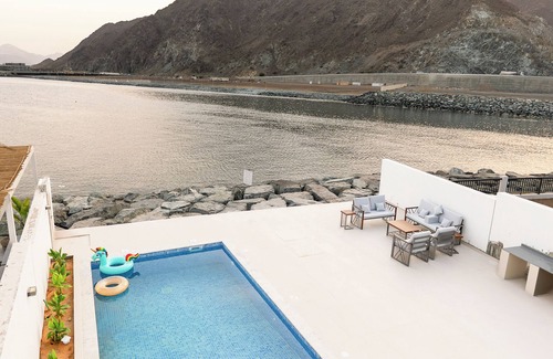 Al-Fujairah Villa | Al Dana Vitamin Sea Villa Spacious 5-bedroom villa in Fujairah with Private pool