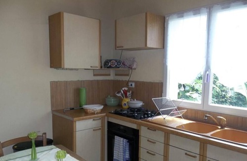 Chatillon-sur-Broue House | Alaguyauder La Chambre