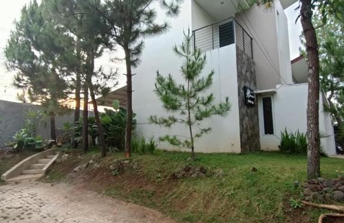 Garut House | Alana Family Vila