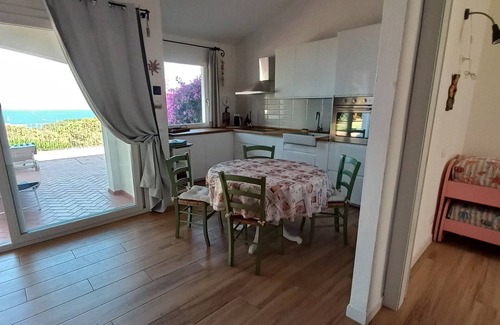 Capoliveri House | Alba in straccoligno renovated semi-detached house large garden 6 places let