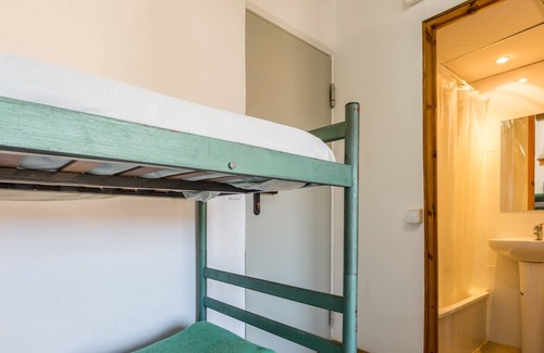 Salas de Pallars Apartment | Alberg La Solana - 23 - Quadruple Room (3 - 4 Guests)