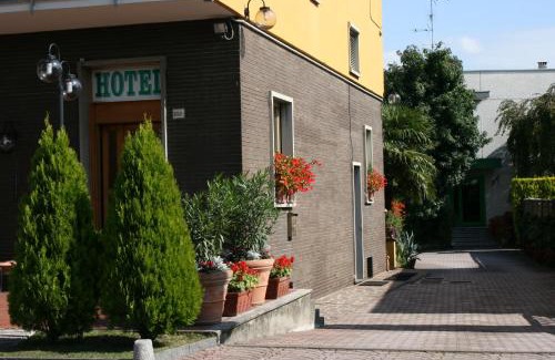 Lentate sul Seveso Hotel | Albergo Nardini