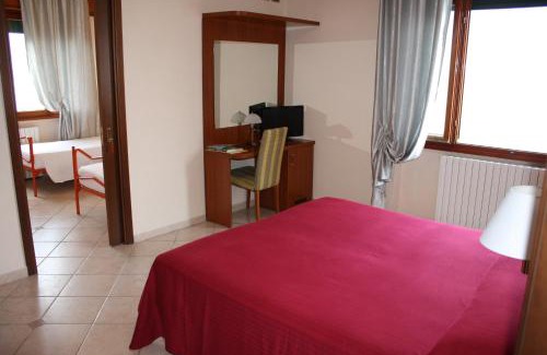 Clusane Hotel | Albergo Ristorante Punta Dell'Est