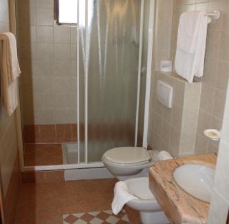 Clusane Hotel | Albergo Ristorante Punta Dell'Est